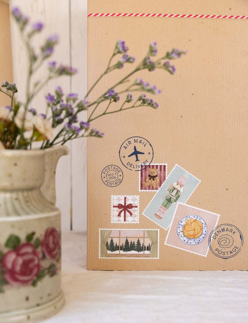 Detail der Kalenderverpackung mit Blumenvase